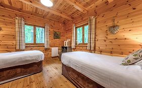 Woodland Park Lodges